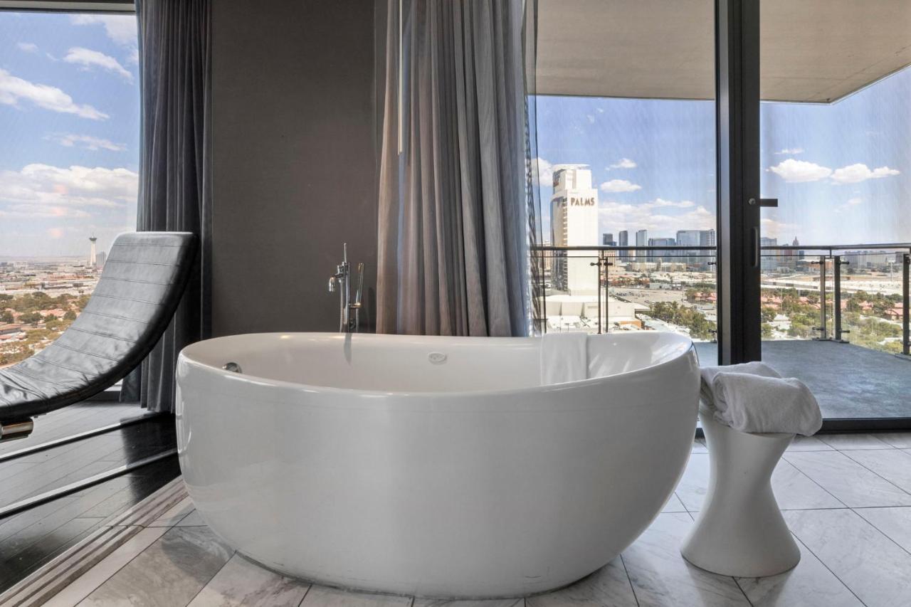Huge Modern Luxury 17 Floor Panoramic Corner Suite With Open Balcony Las Vegas Exterior photo