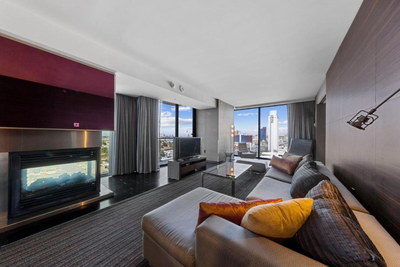 Huge Modern Luxury 17 Floor Panoramic Corner Suite With Open Balcony Las Vegas Exterior photo